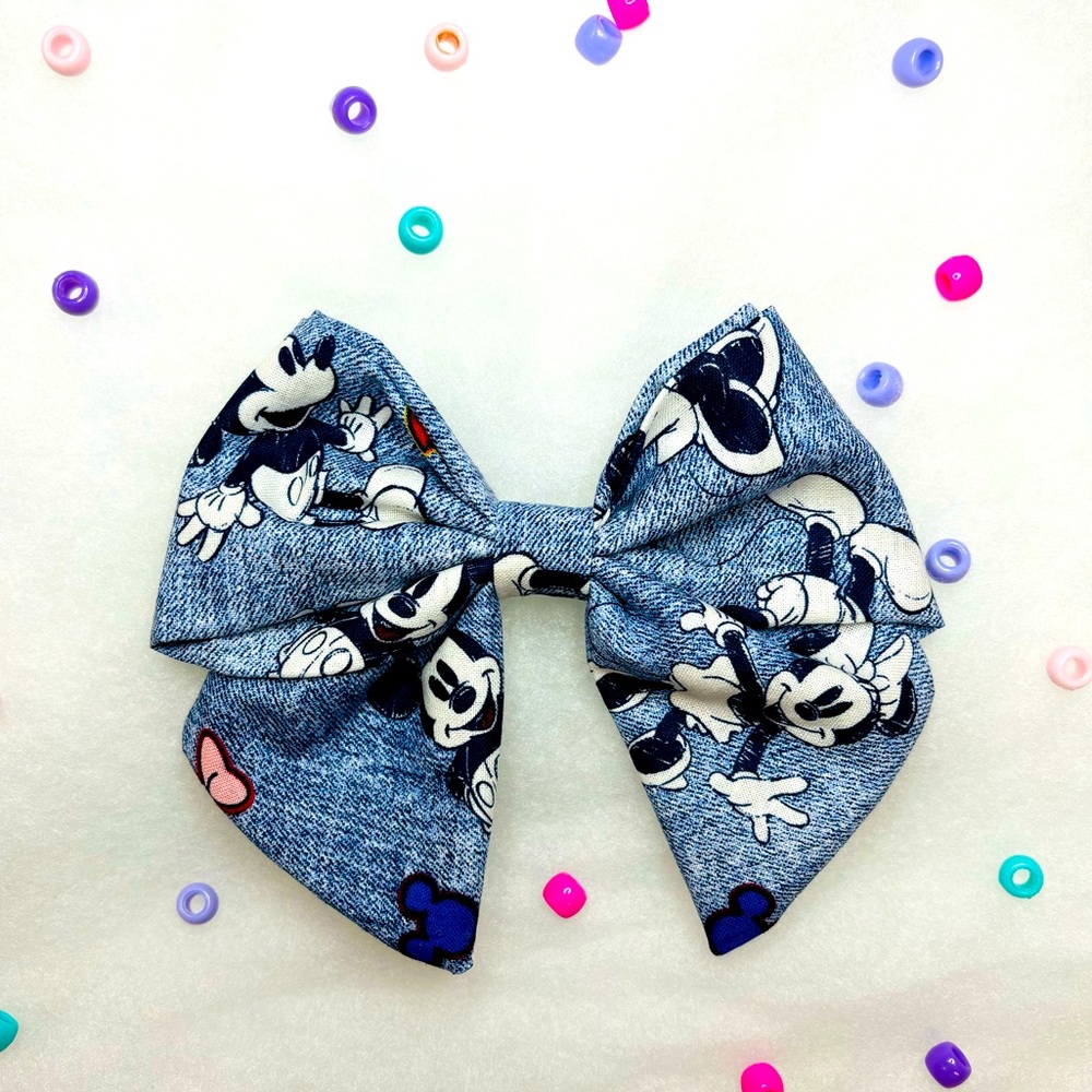 Handmade Mickey/Minnie Mouse Clip Bow 5”in